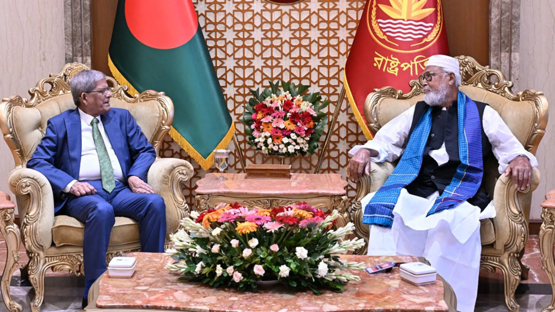রাষ্ট্রপতির সঙ্গে বঙ্গবীর কাদের সিদ্দিকীর সৌজন্য সাক্ষাৎ